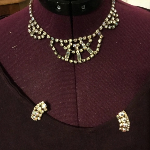 Vintage continental  Aurora borealis rhinestone jewellery set, clip on earrings - Picture 2 of 11